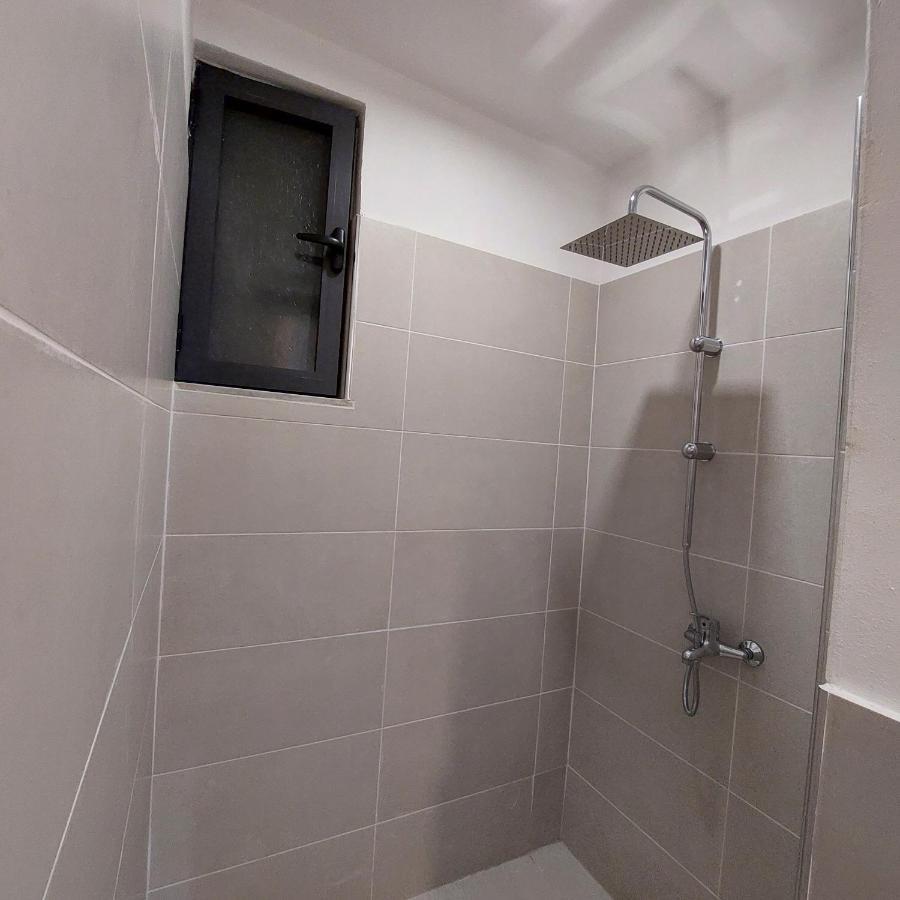 Rondine Studio Apartment ティラナ エクステリア 写真